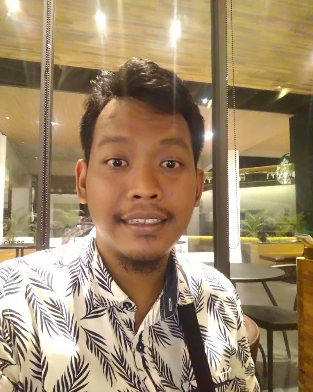 Adrian - Professional Speaker